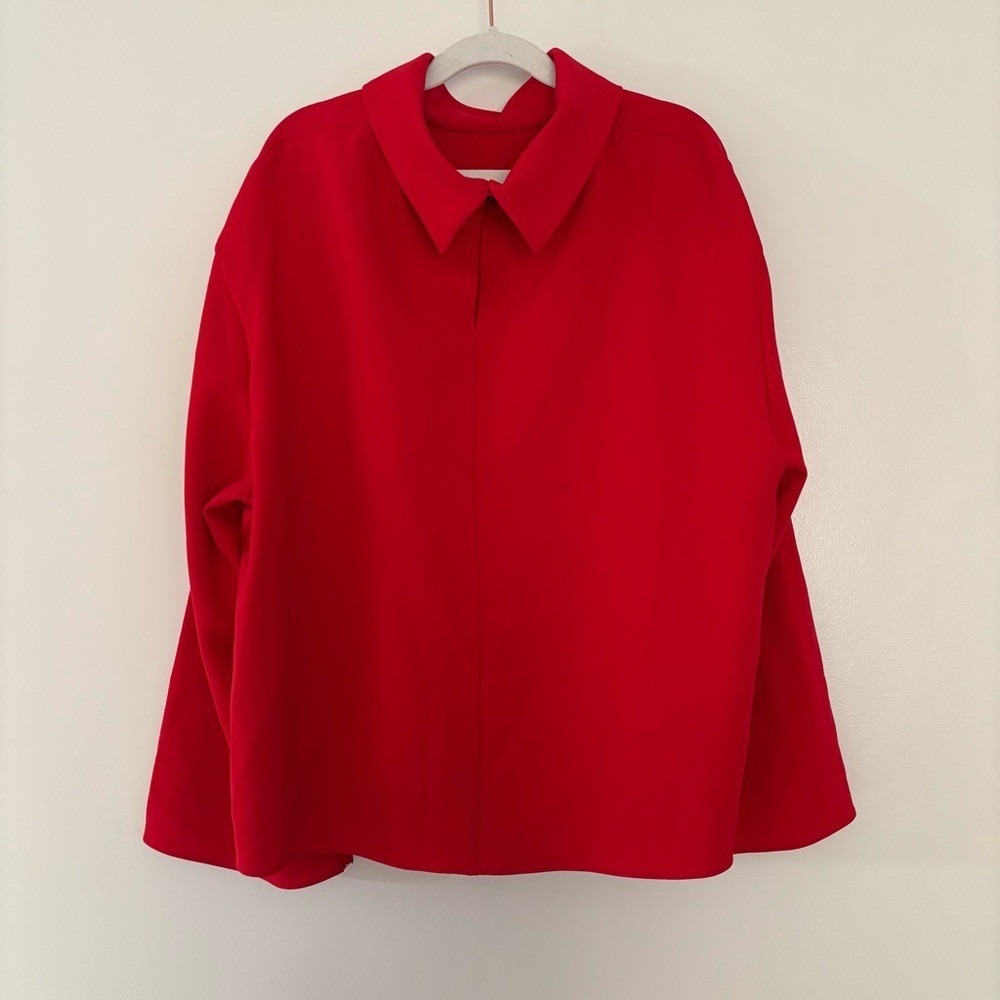 NWT Theory Admiral Crepe Roll Neck Flare Sleeve Boxy Keyhole Blouse Geranium Red - Picture 7 of 12
